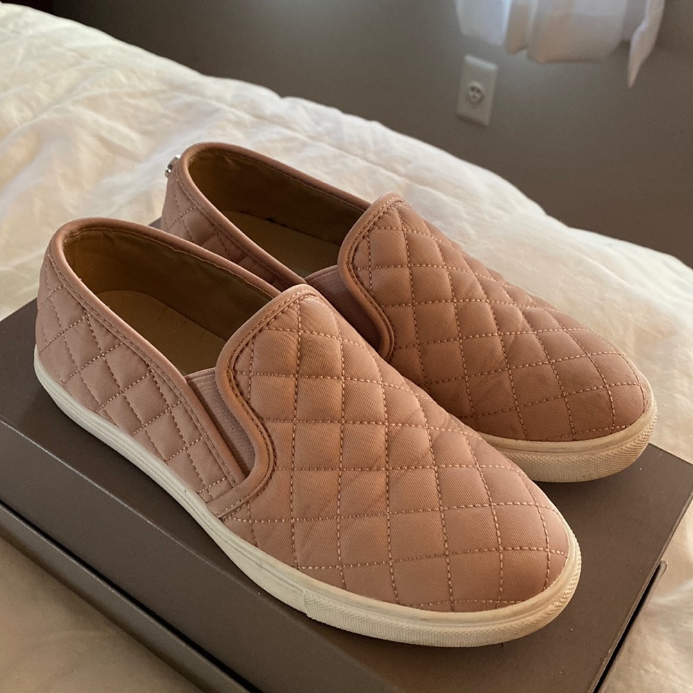Steve Madden Slip on sneaker